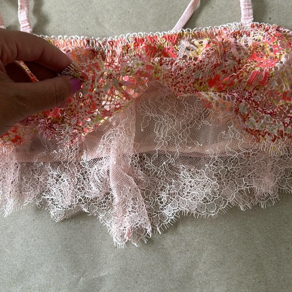 NWT Victoria’s Secret Lace Bralette - Picture 2 of 7